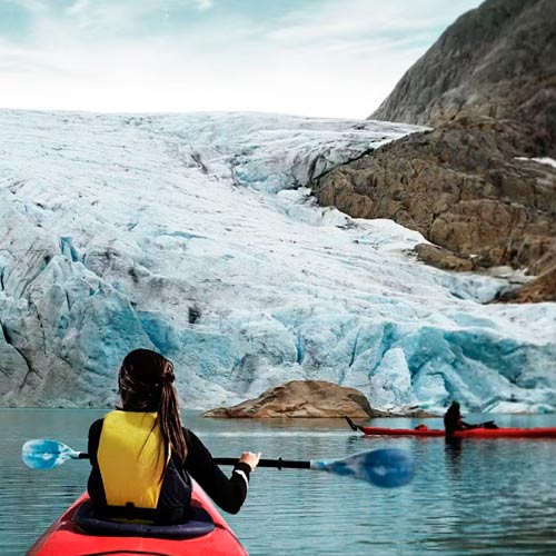 Boka kajaktur till Folgefonna glaciären i Rosendal, Norge