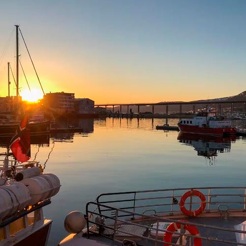 Boka Midnattskryssning i Tromsö, Norge