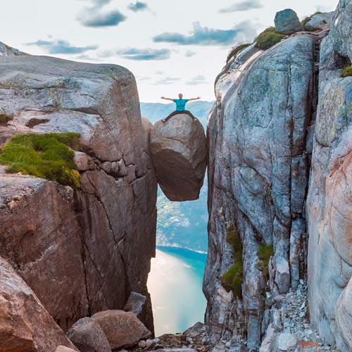 Boka Kjerag sommarvandring i Norge